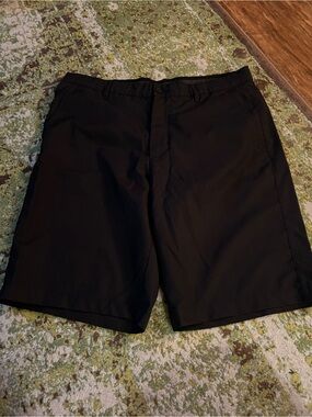 Sunice Black Flat-Front Men's Golf Shorts
